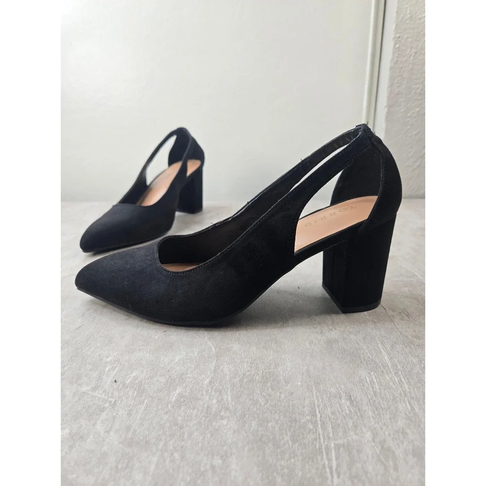 Torrid Block Heel Pumps Sz 9 Wide Fit Black Cutout Pointed Toe Shoe Office Dress